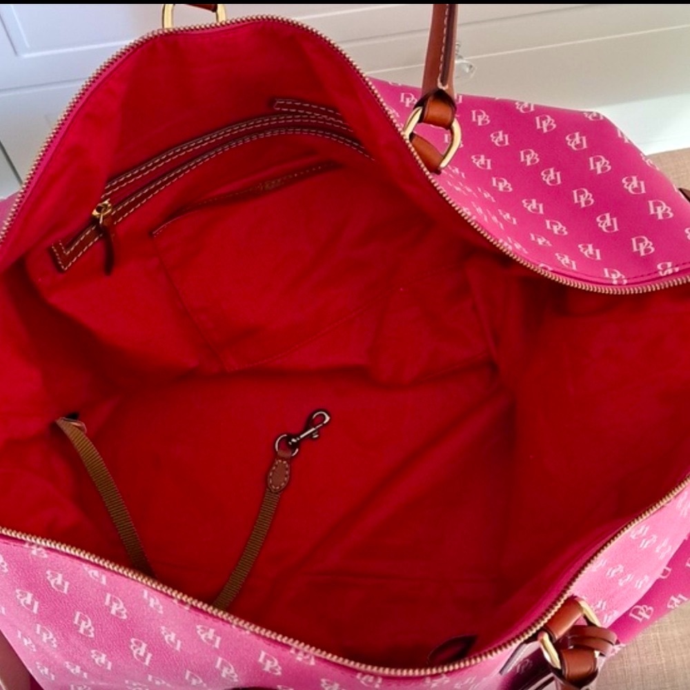 Like new EUC pink Gretta duffle weekender bag from Dooney & Bourke! 💕RARE💕 - Picture 10 of 13